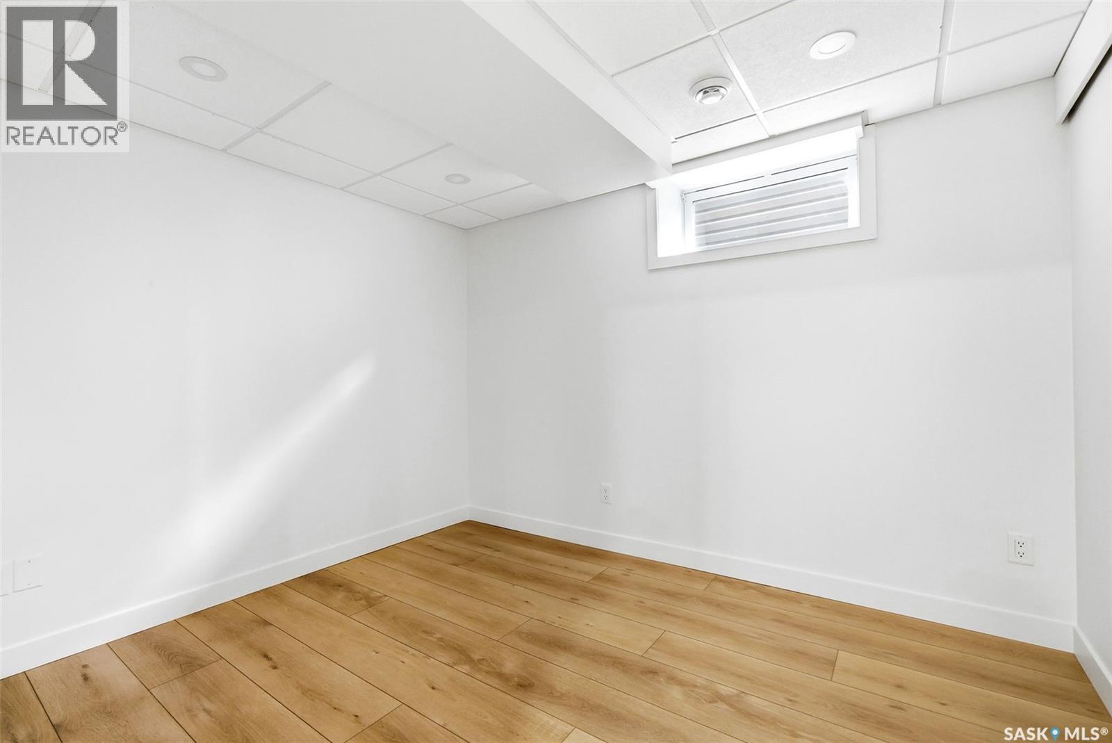 30 MARSH CRESCENT - 25