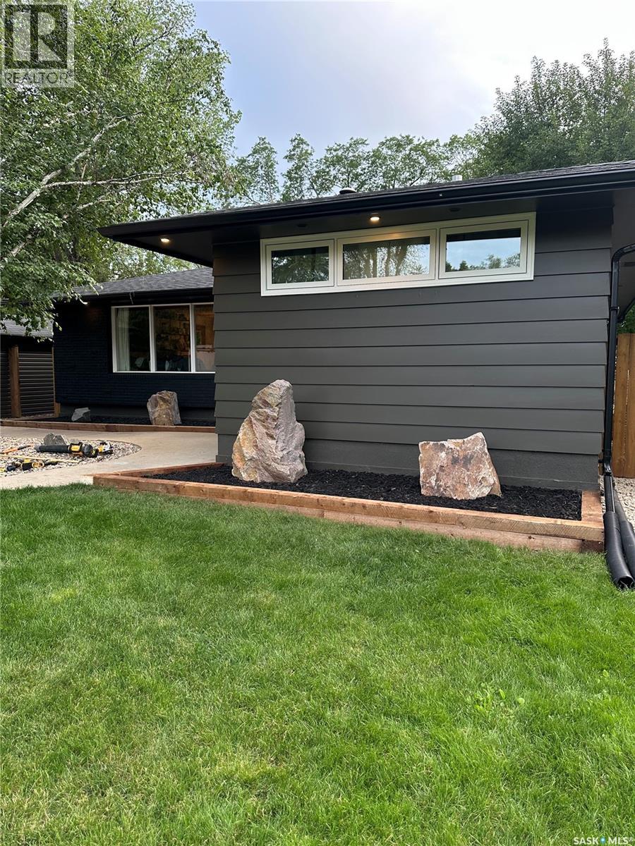 30 MARSH CRESCENT - 34