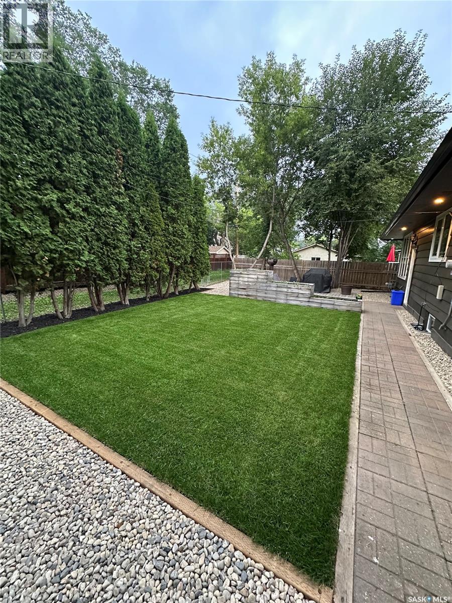 30 MARSH CRESCENT - 37