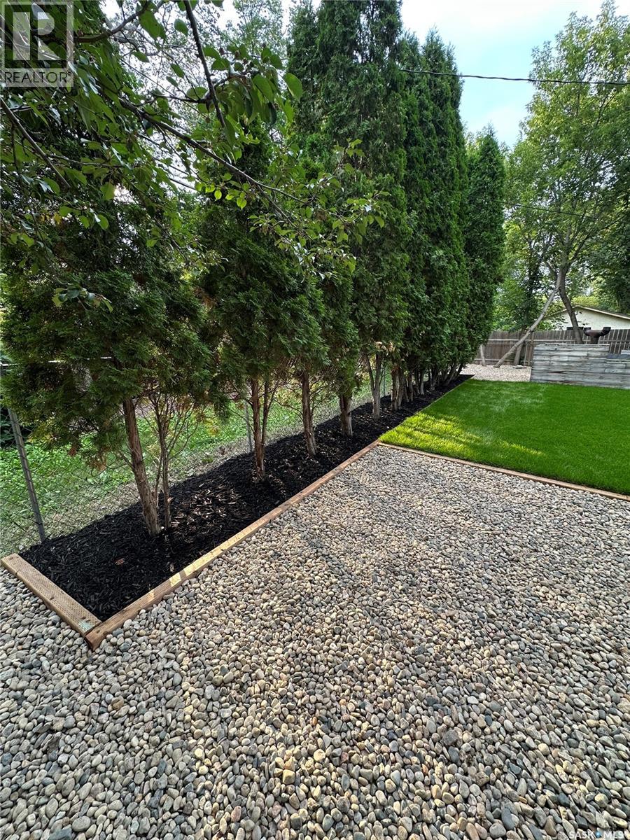 30 MARSH CRESCENT - 35