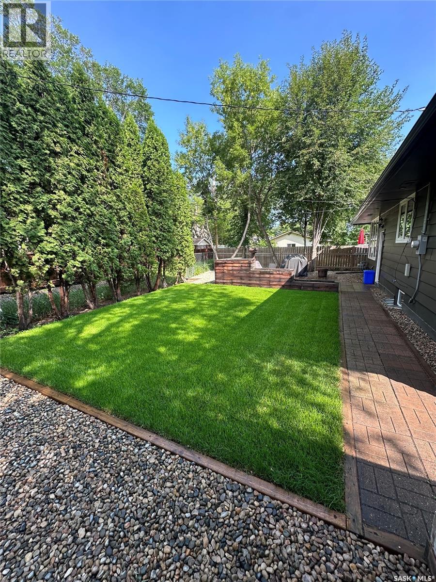 30 MARSH CRESCENT - 32