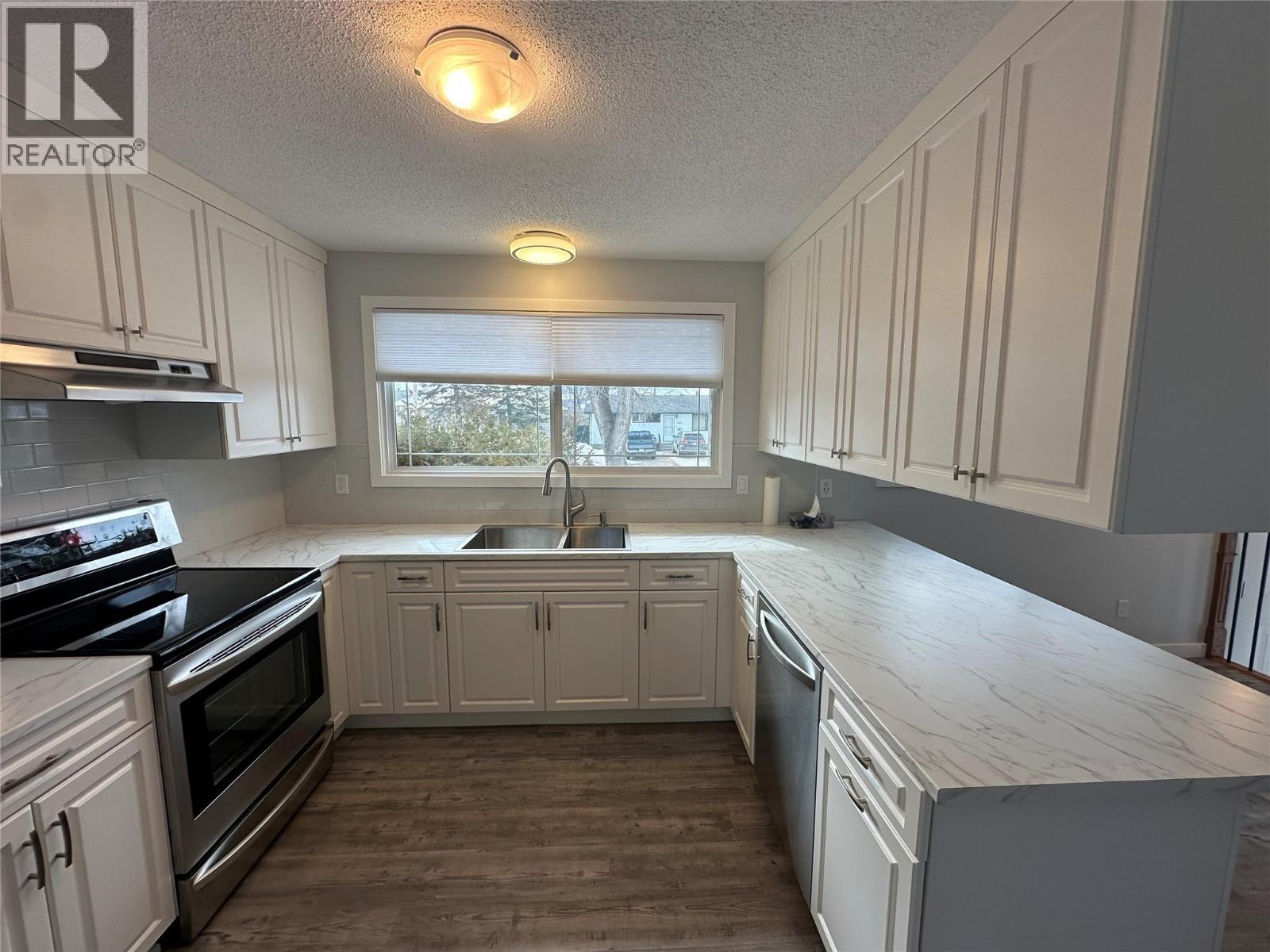 1916 90 AVENUE - Image 3