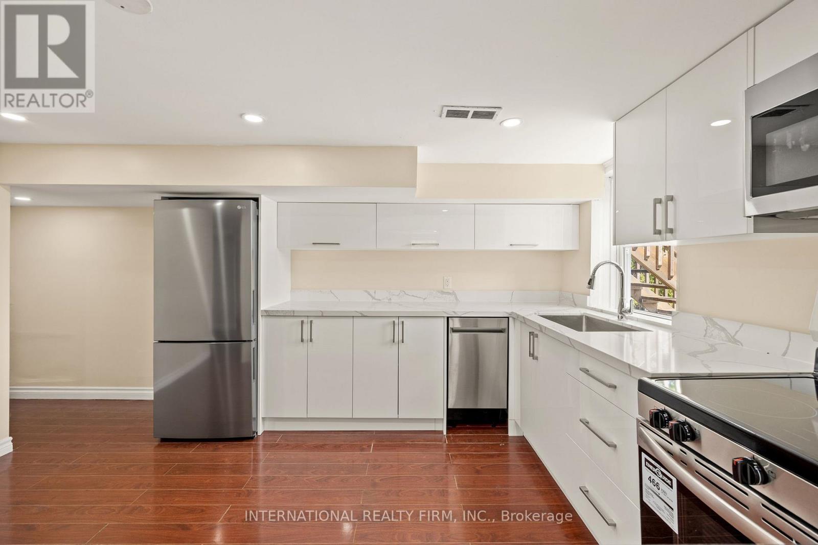 304 BROADWAY - 11