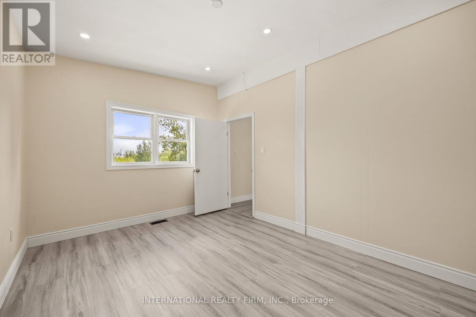 304 BROADWAY - 17