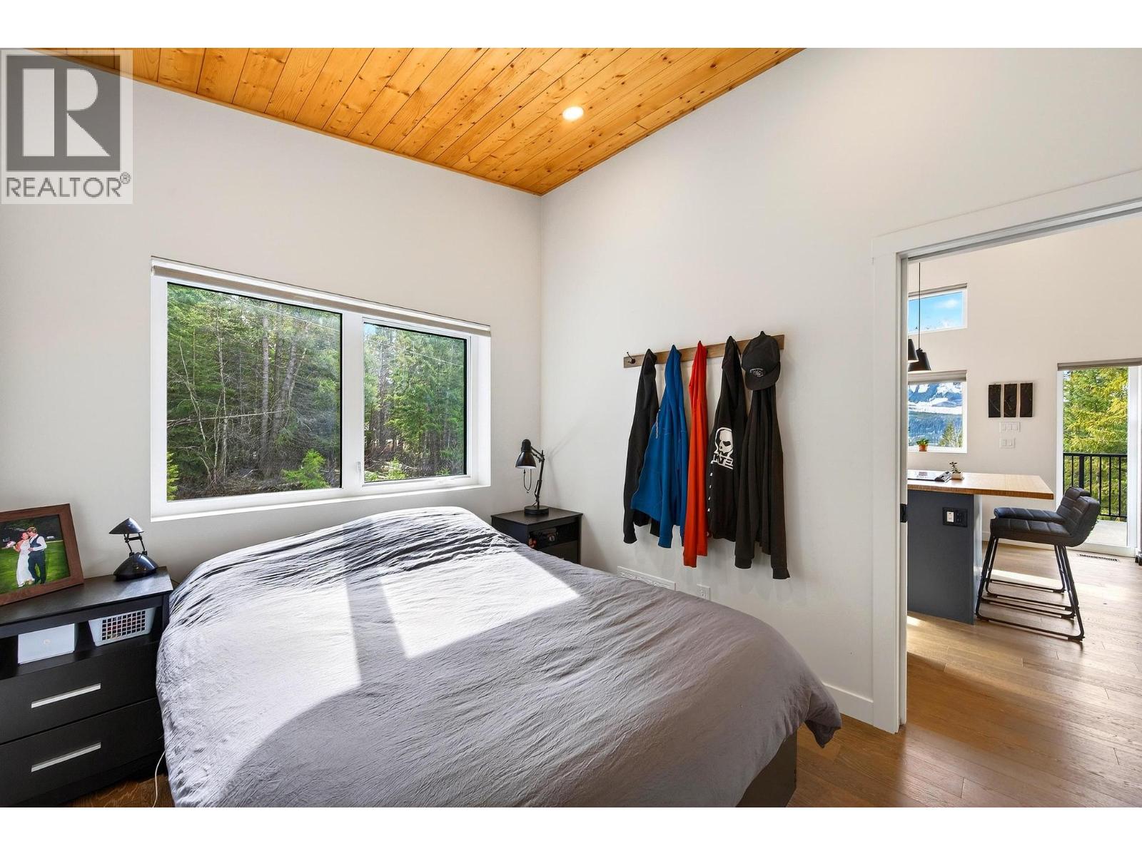 1414 BLACK BEAR DRIVE - 22