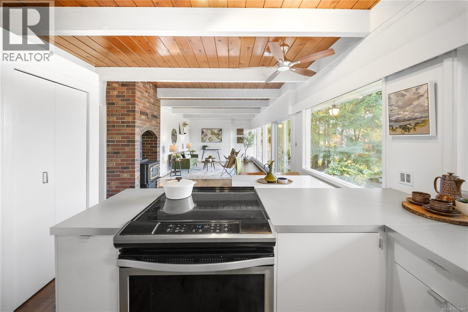 2994 HILLVIEW RD - 23