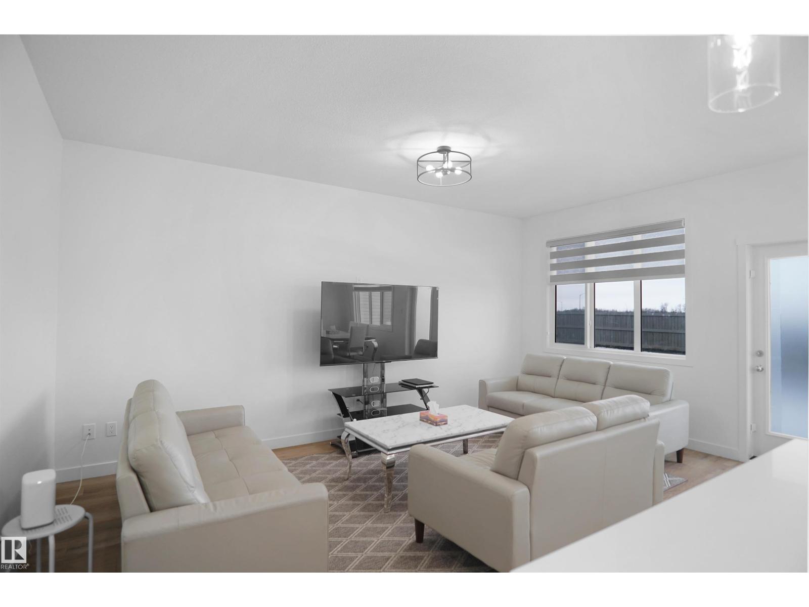 7216 182 AV NW, Edmonton