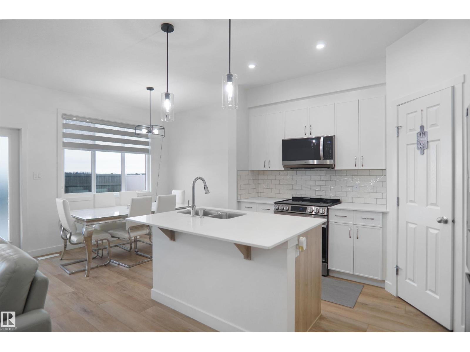 7216 182 AV NW, Edmonton