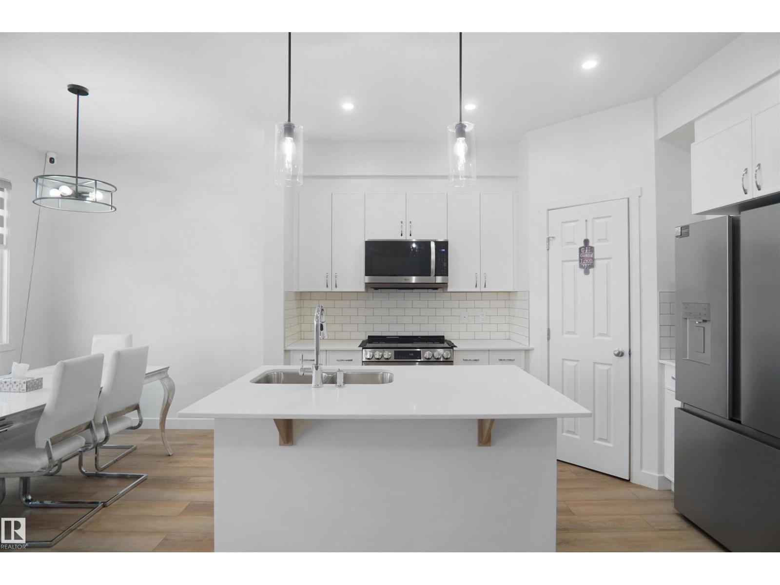 7216 182 AV NW, Edmonton