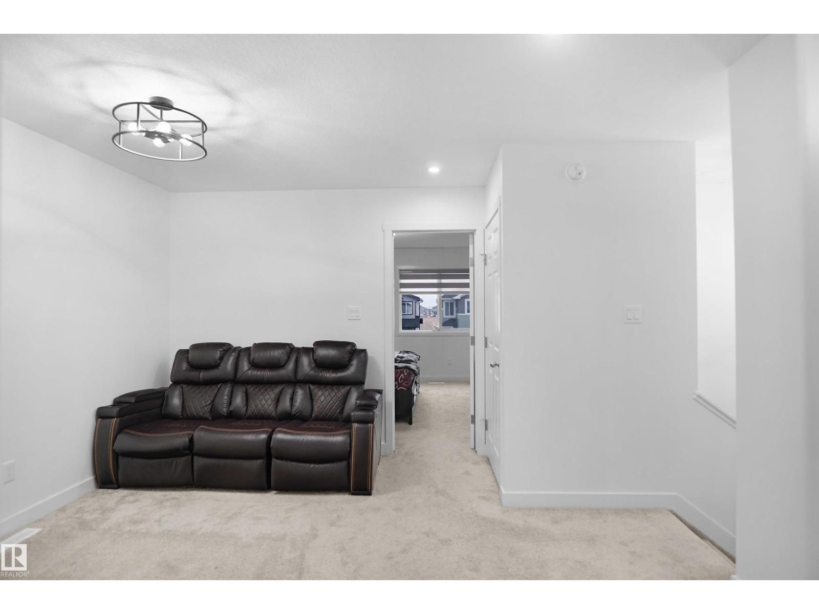 7216 182 AV NW, Edmonton