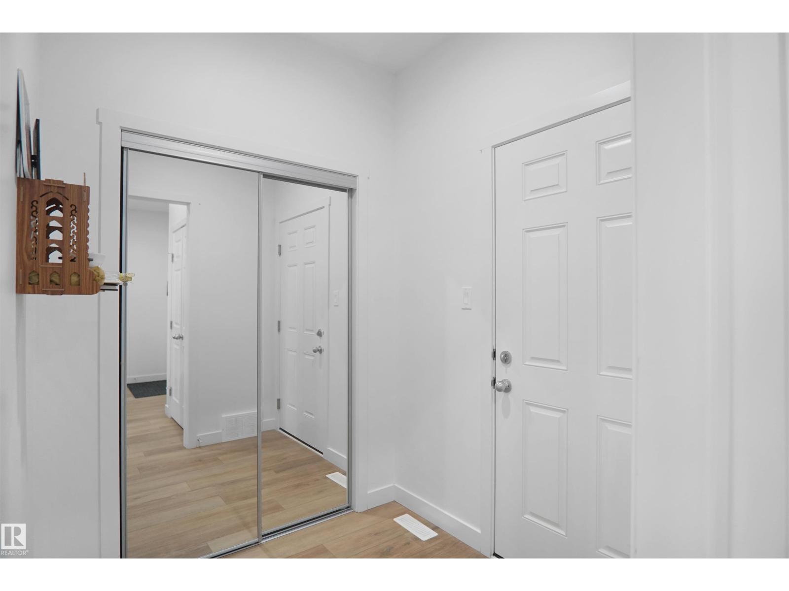 7216 182 AV NW, Edmonton