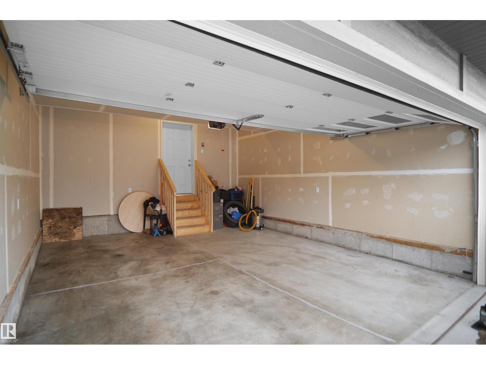 7216 182 AV NW, Edmonton