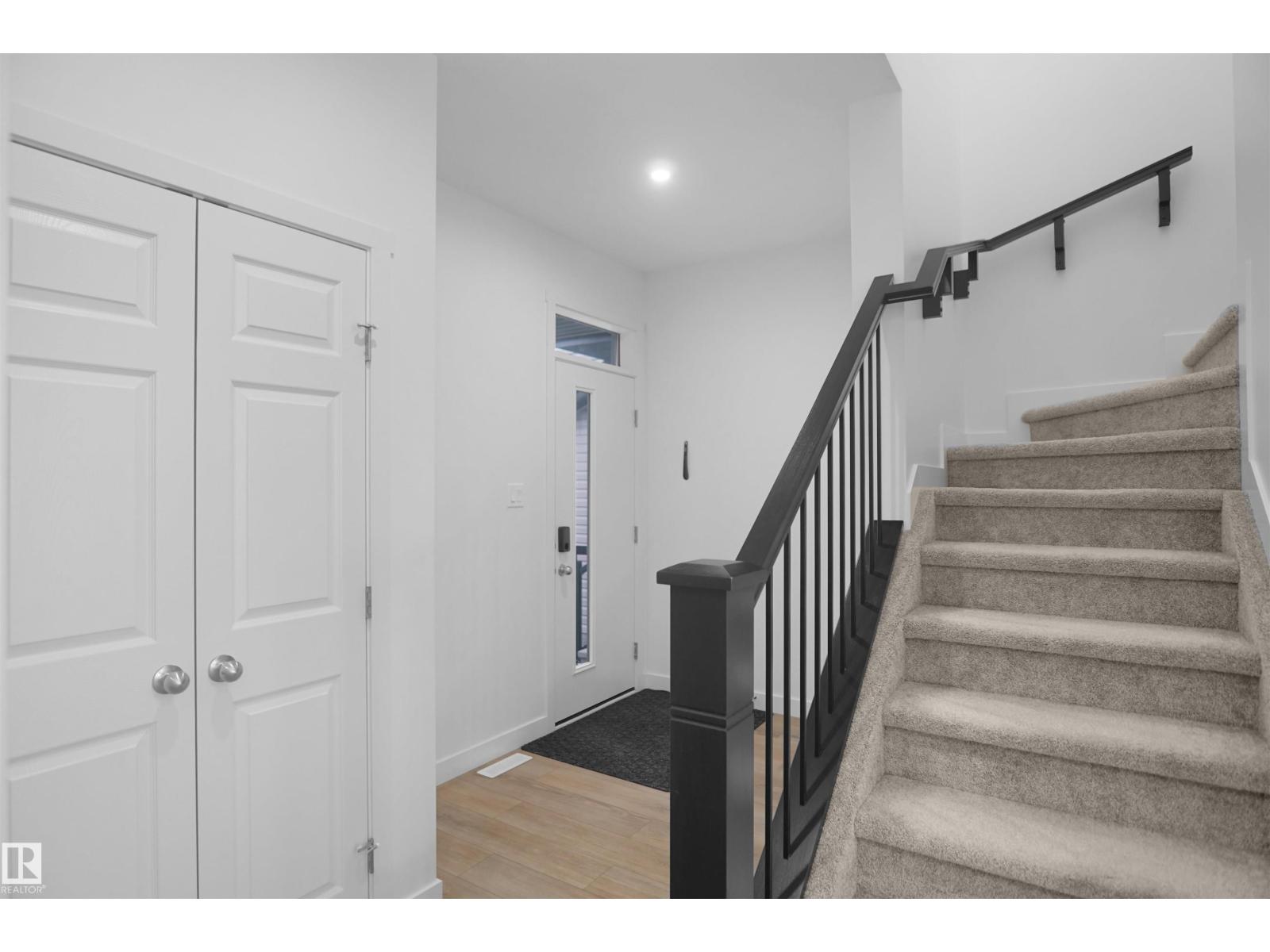 7216 182 AV NW - 4
