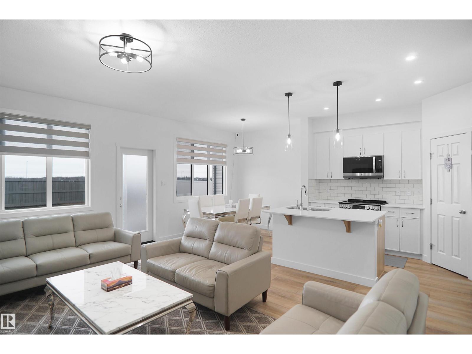 7216 182 AV NW, Edmonton