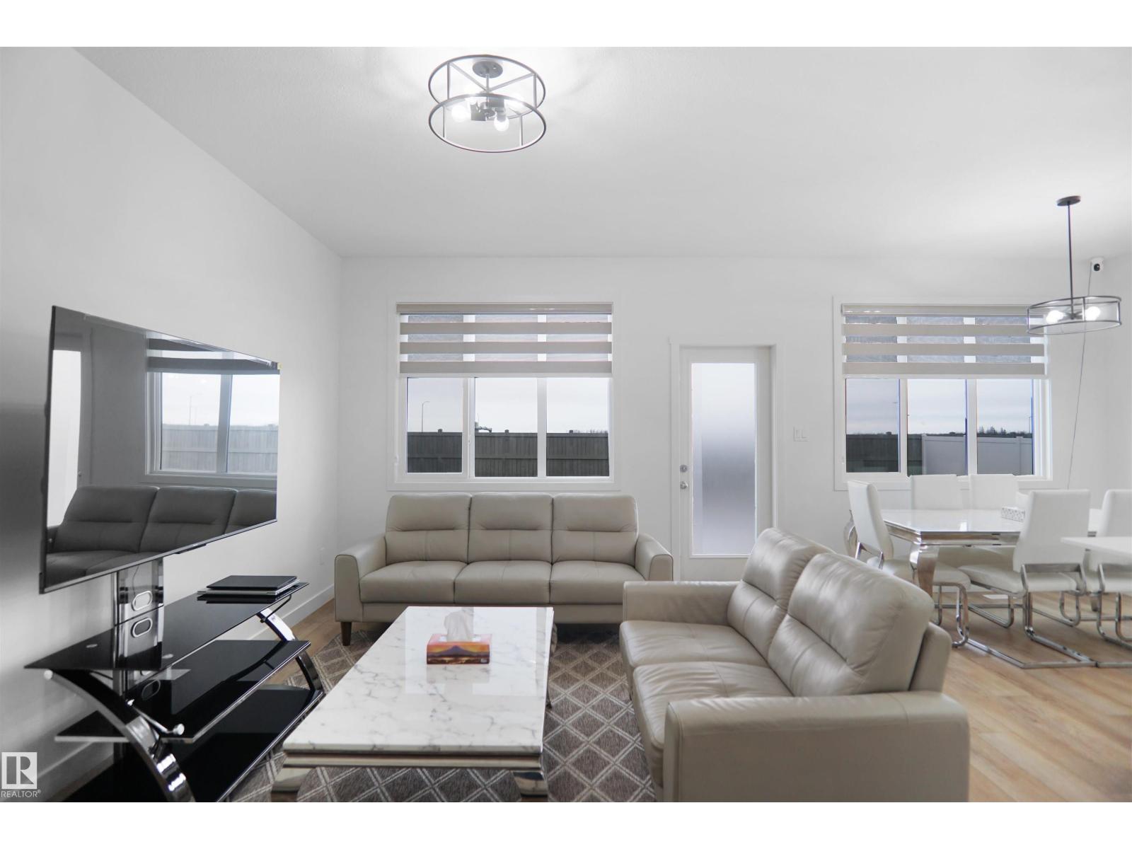 7216 182 AV NW, Edmonton