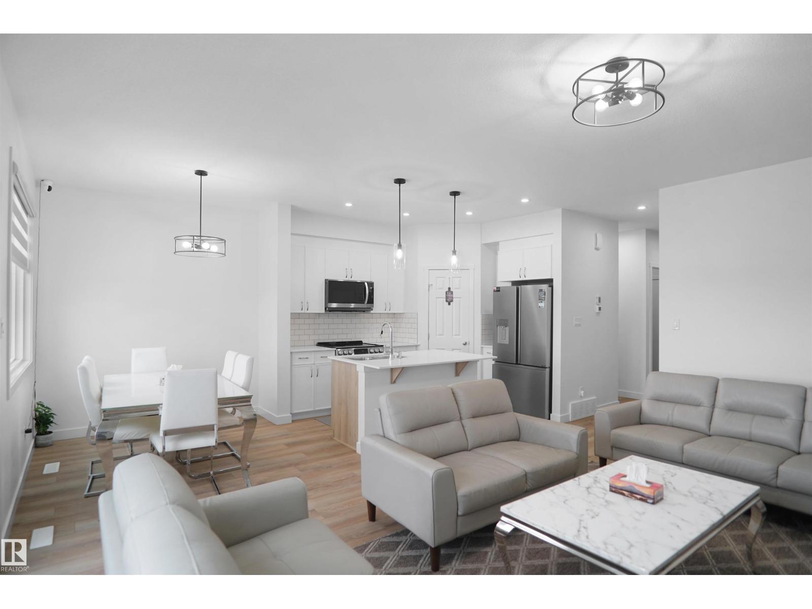 7216 182 AV NW, Edmonton