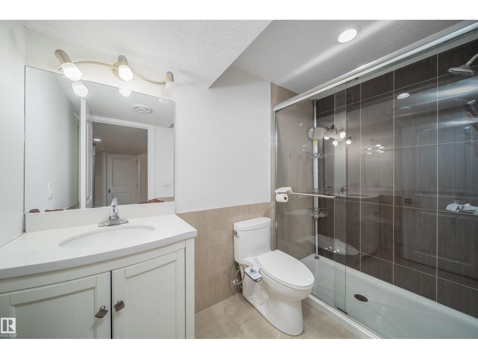 5935 6 AV SW, Edmonton