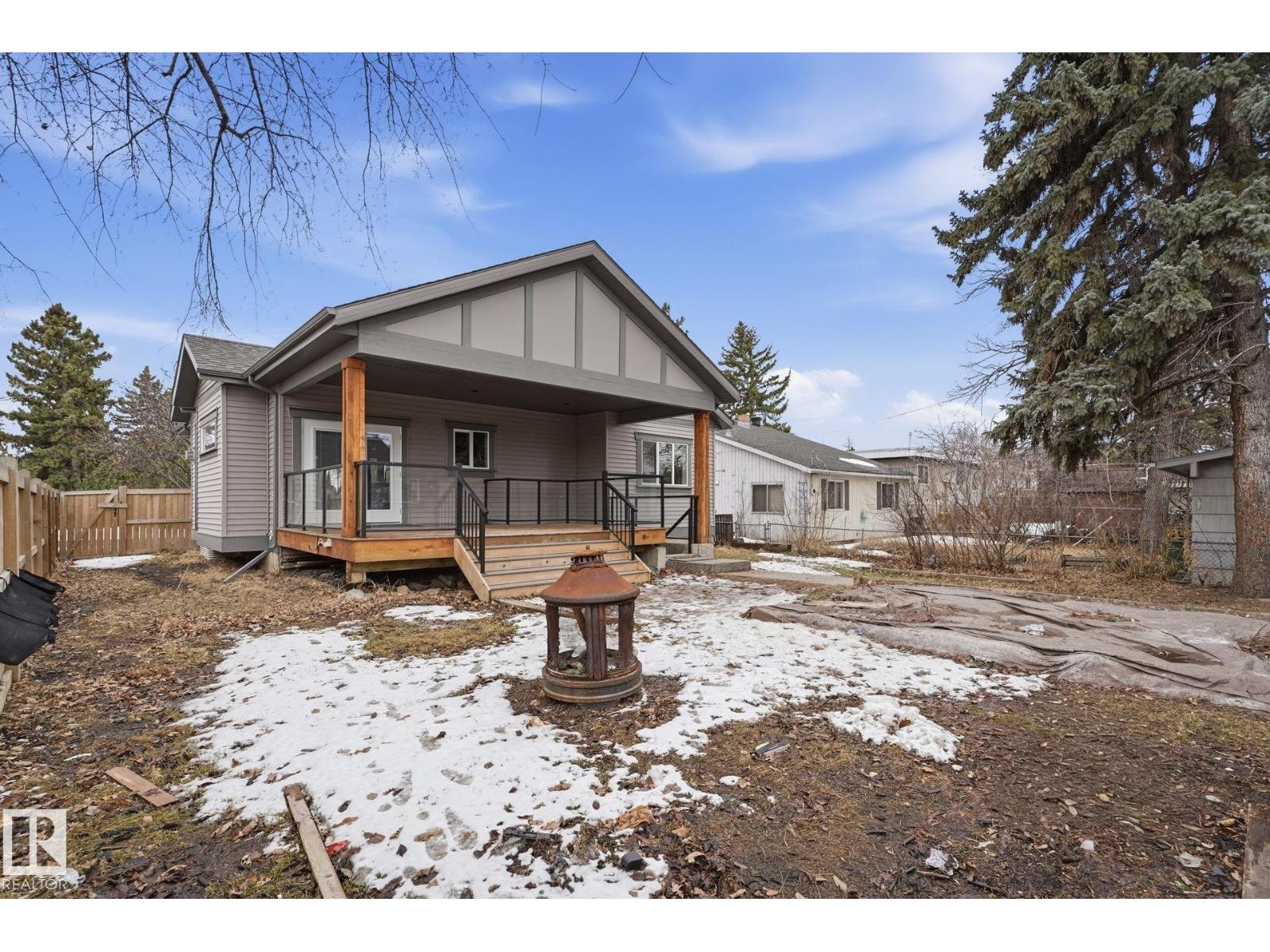 8704 75 AV NW, Edmonton