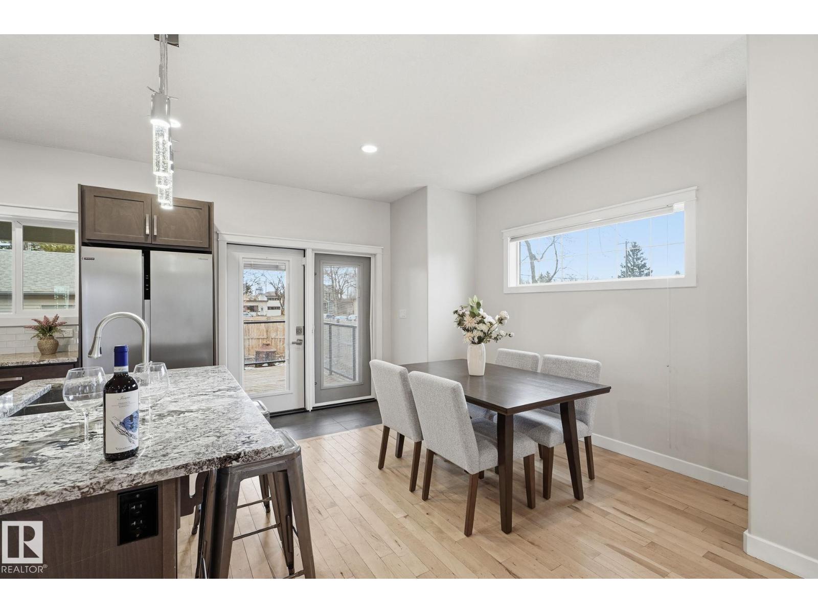 8704 75 AV NW, Edmonton