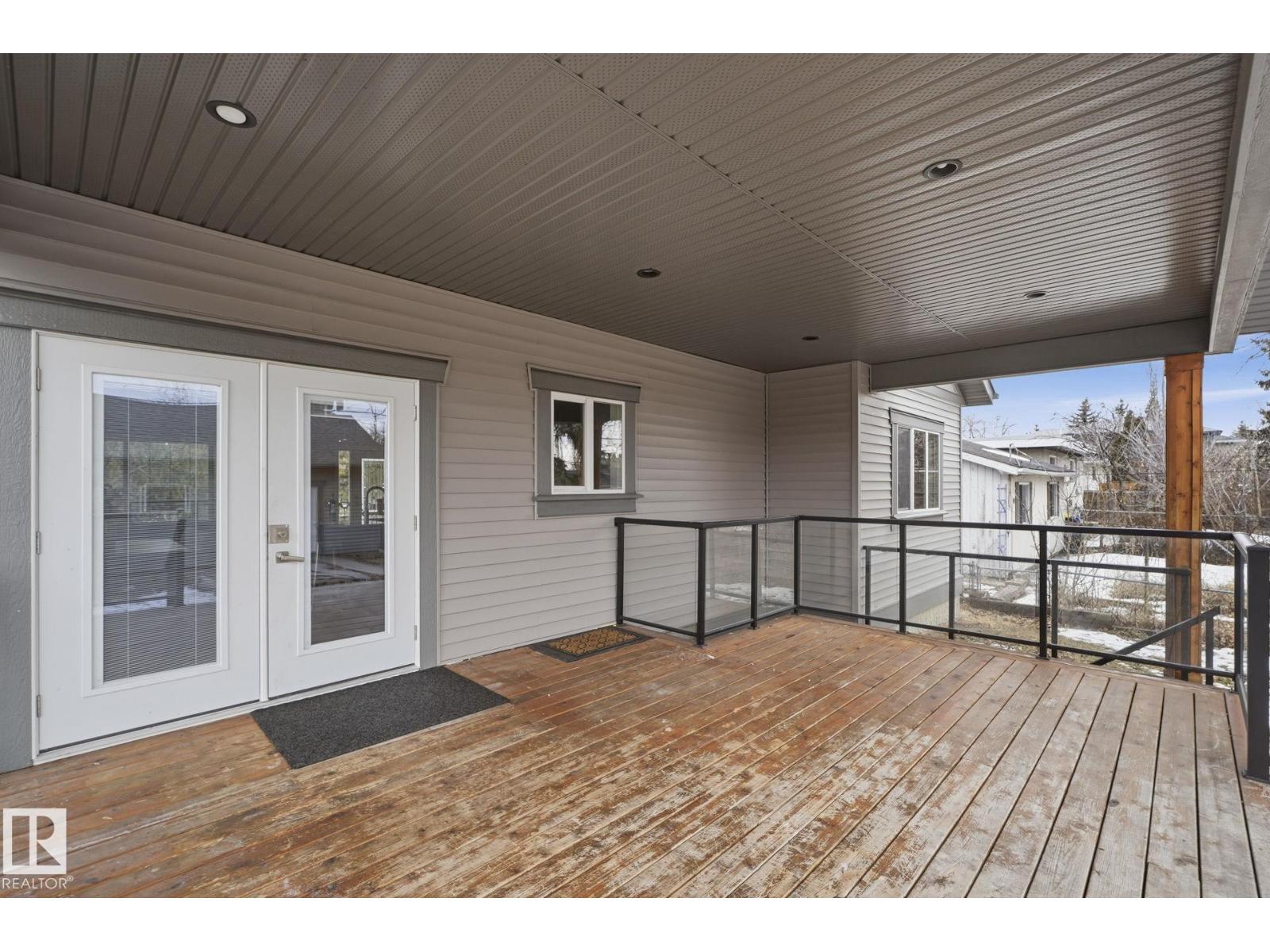 8704 75 AV NW, Edmonton