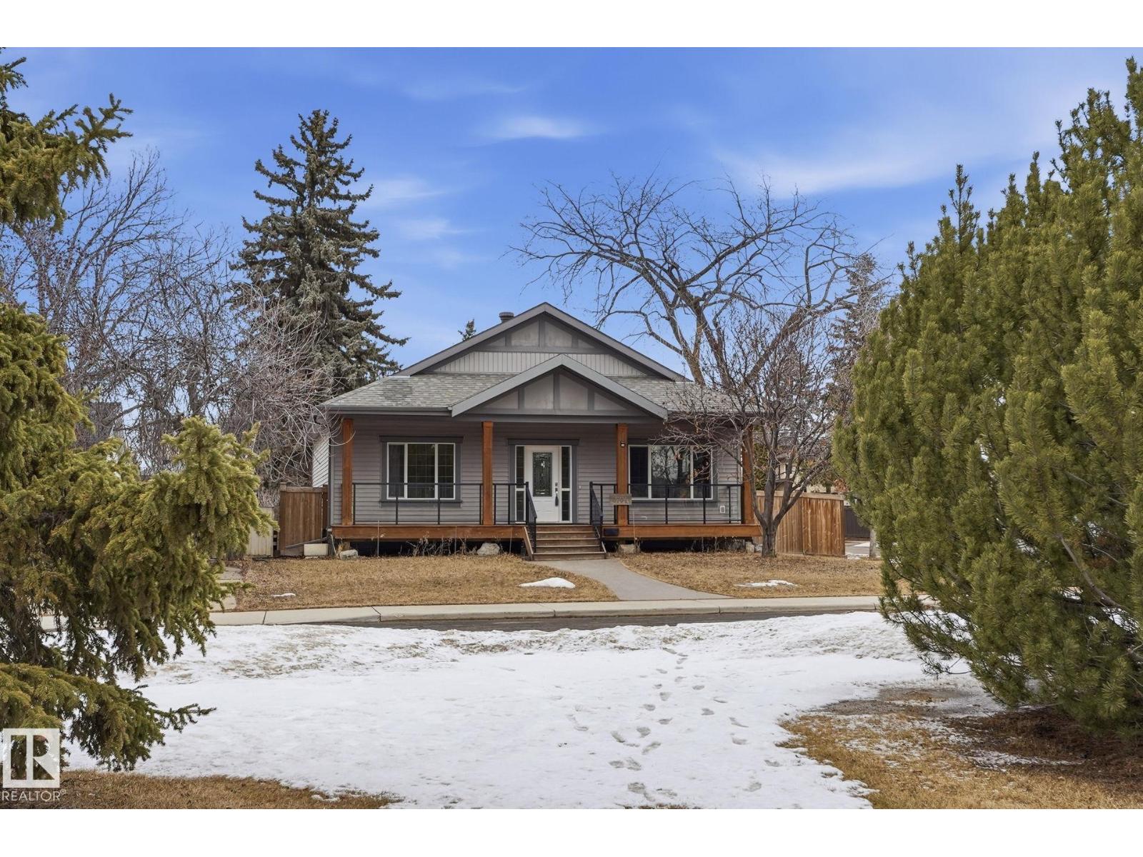 8704 75 AV NW, Edmonton