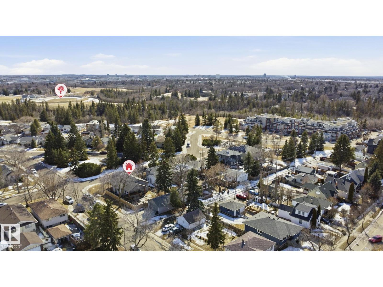 8704 75 AV NW, Edmonton