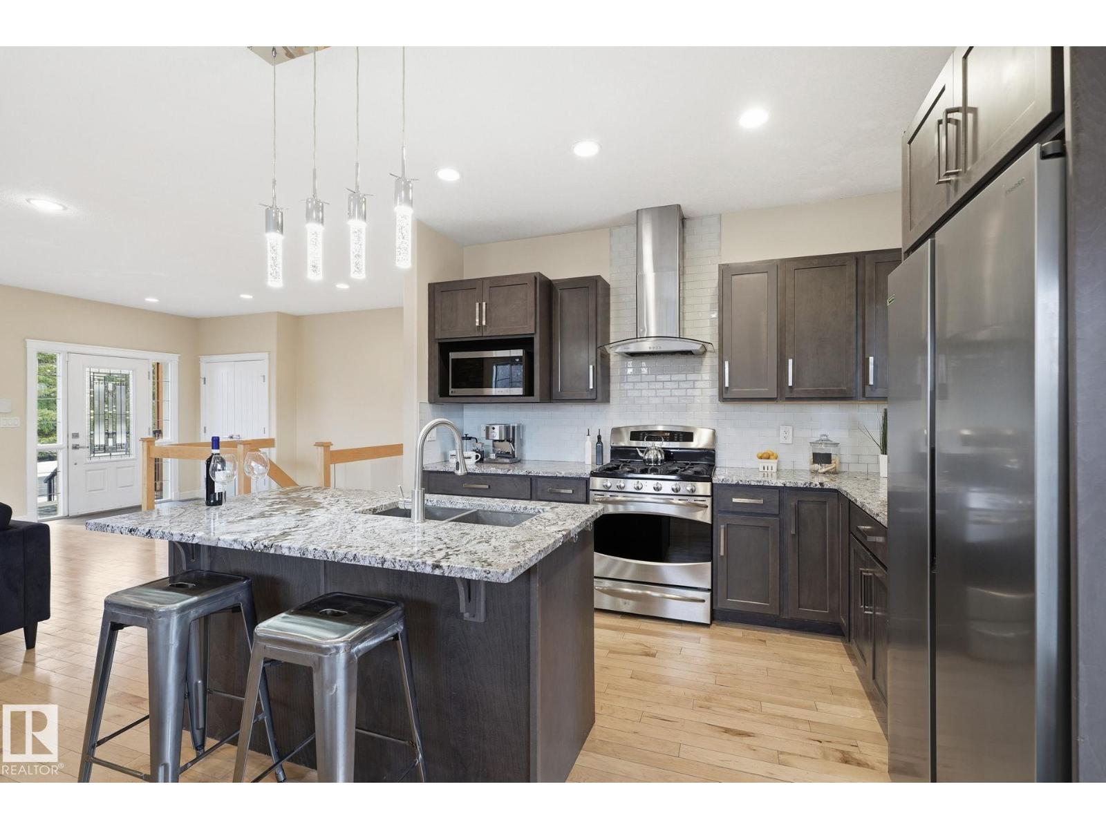 8704 75 AV NW, Edmonton