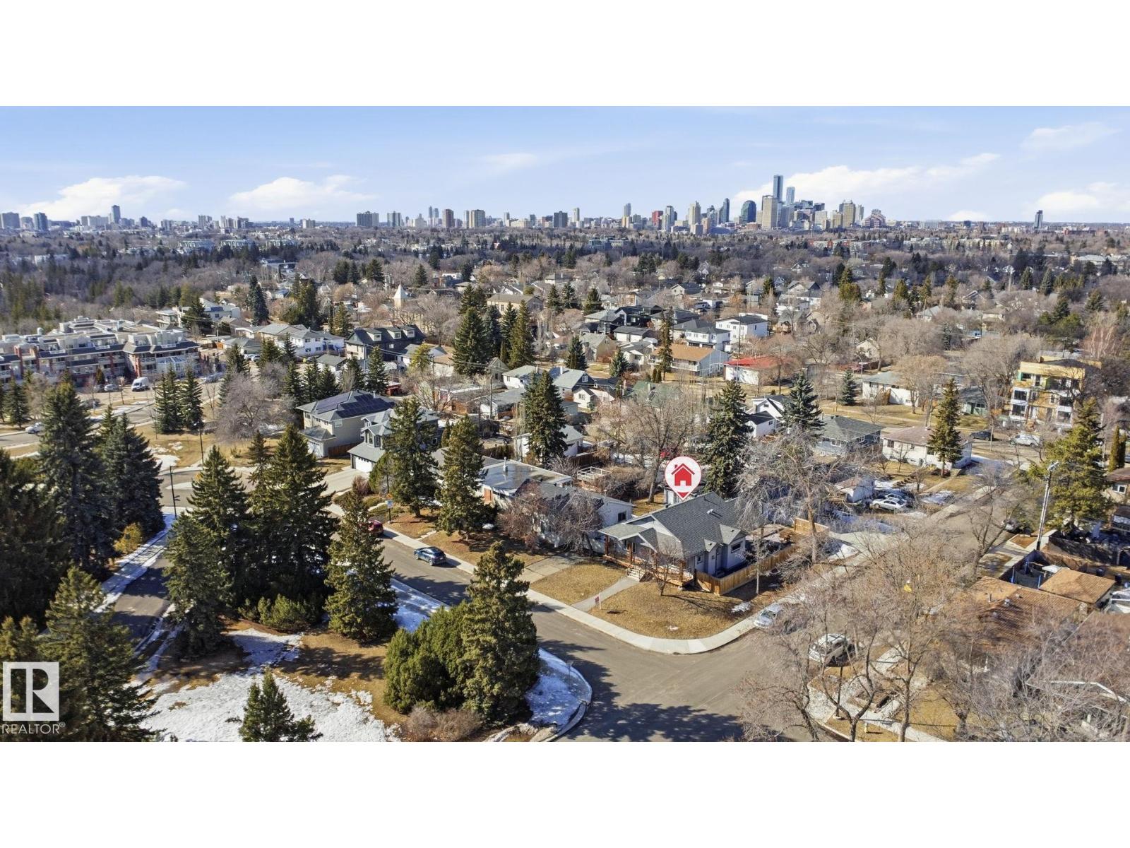 8704 75 AV NW, Edmonton