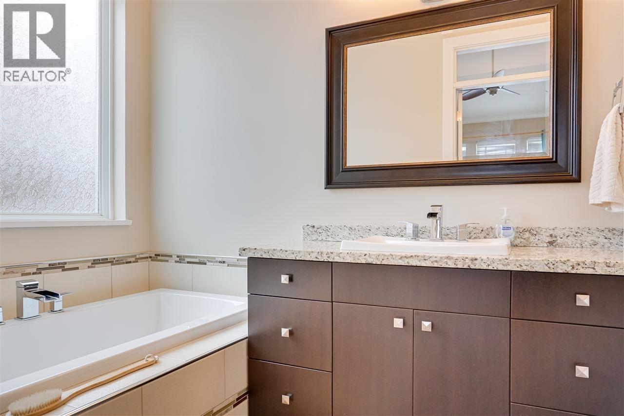 71 WHITE STREET - 15