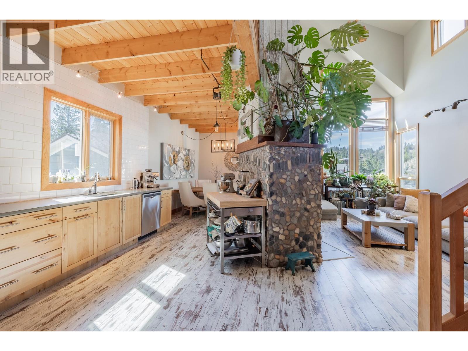 1373 CANTERBURY WAY - 17