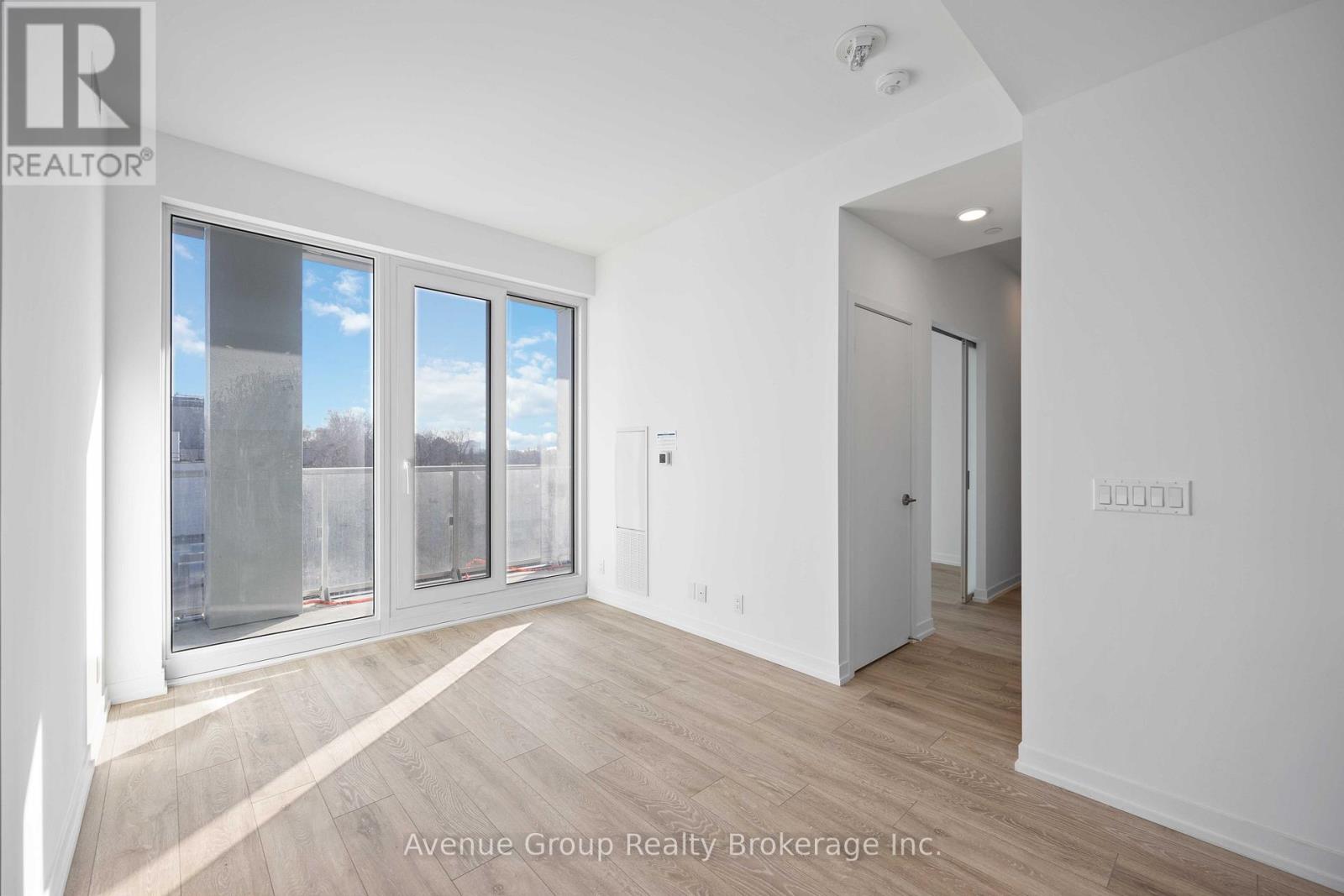 #827 2020 BATHURST STREET - 12
