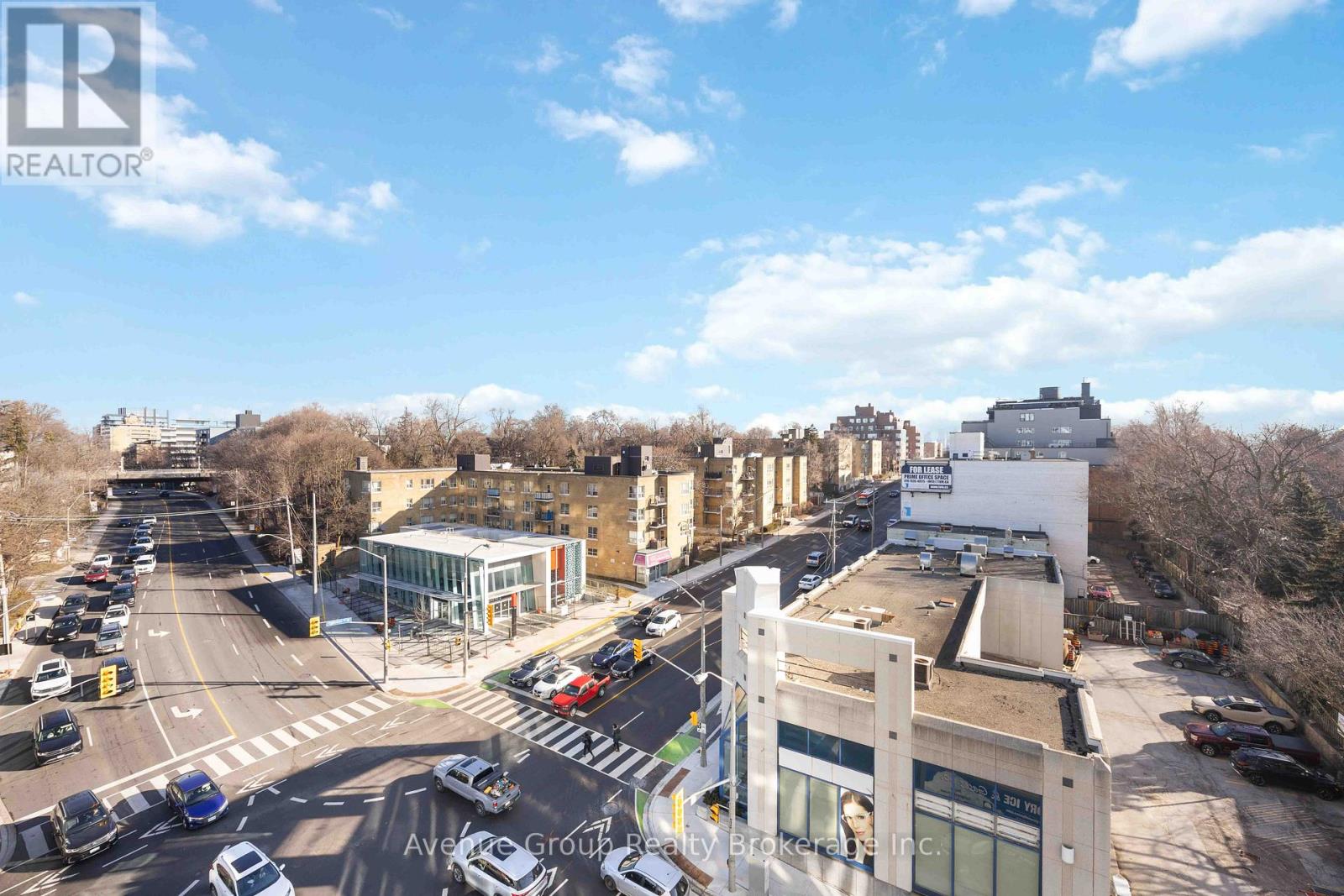 #827 2020 BATHURST STREET - 26