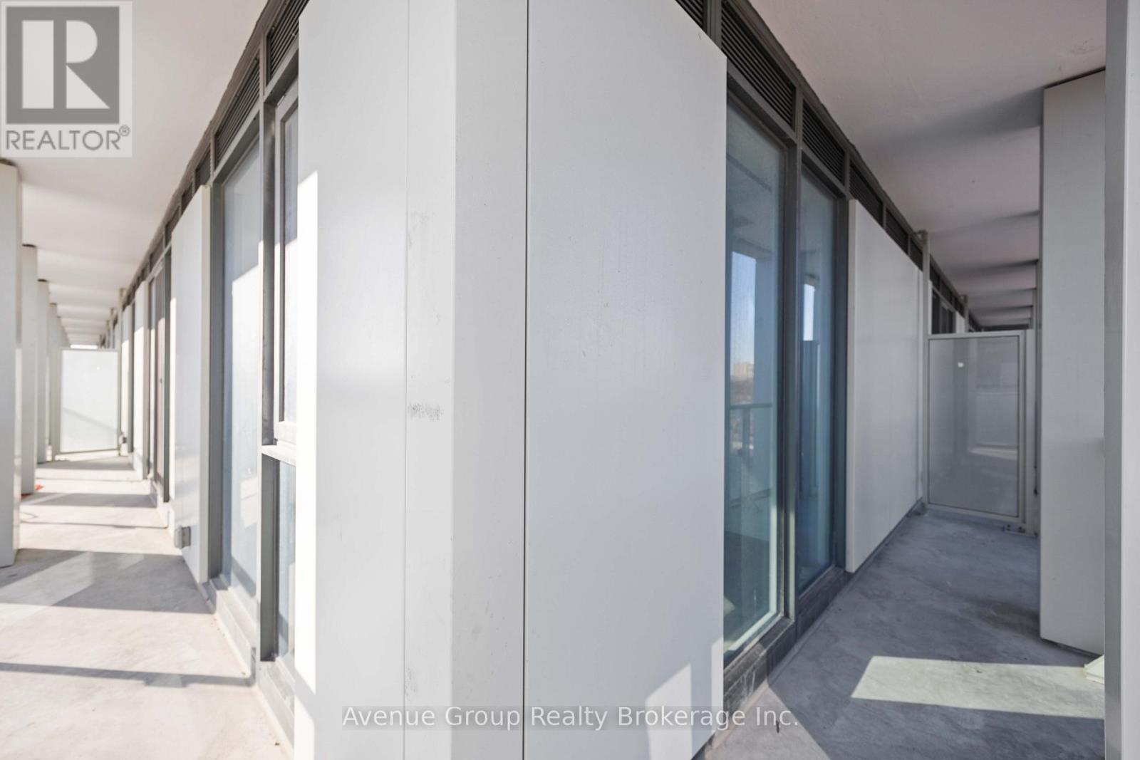 #827 2020 BATHURST STREET - 29