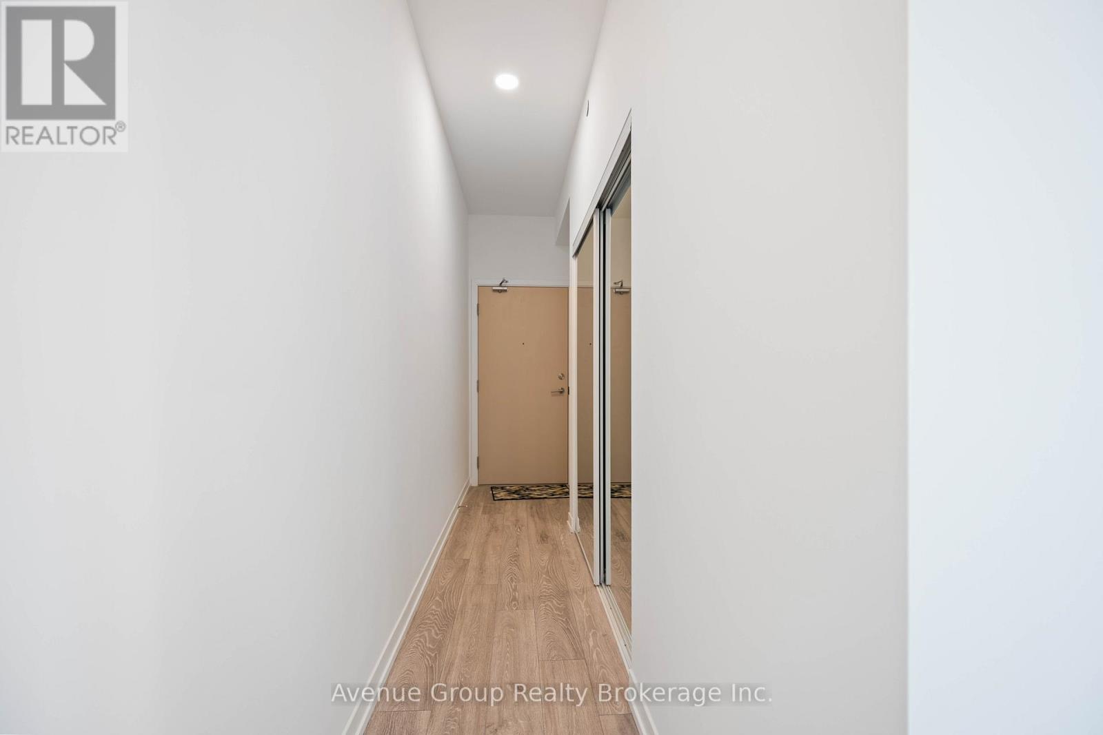 #827 2020 BATHURST STREET - 5