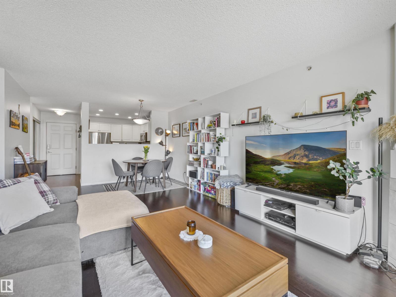 #401 12110 106 AV NW, Edmonton