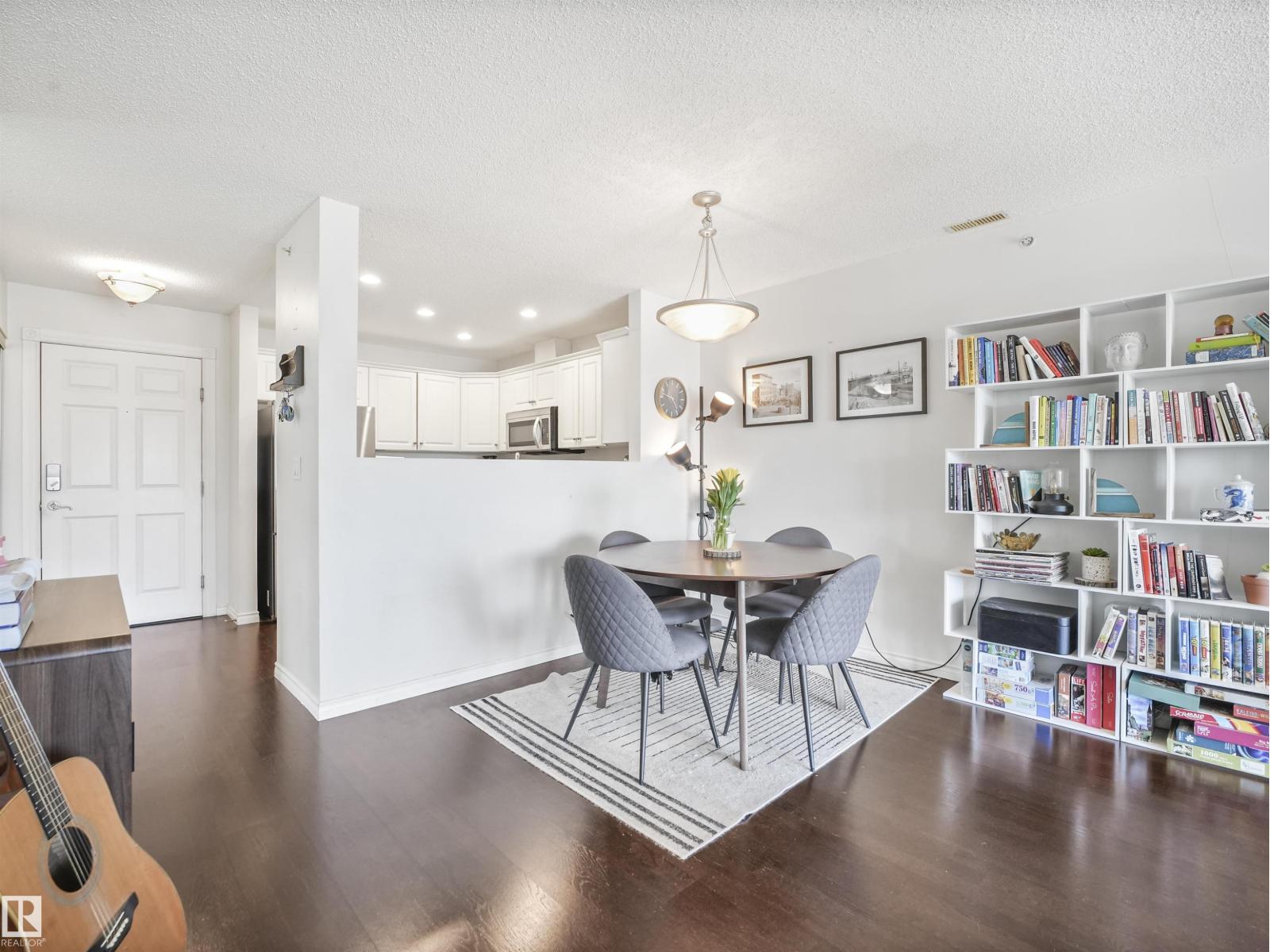 #401 12110 106 AV NW, Edmonton