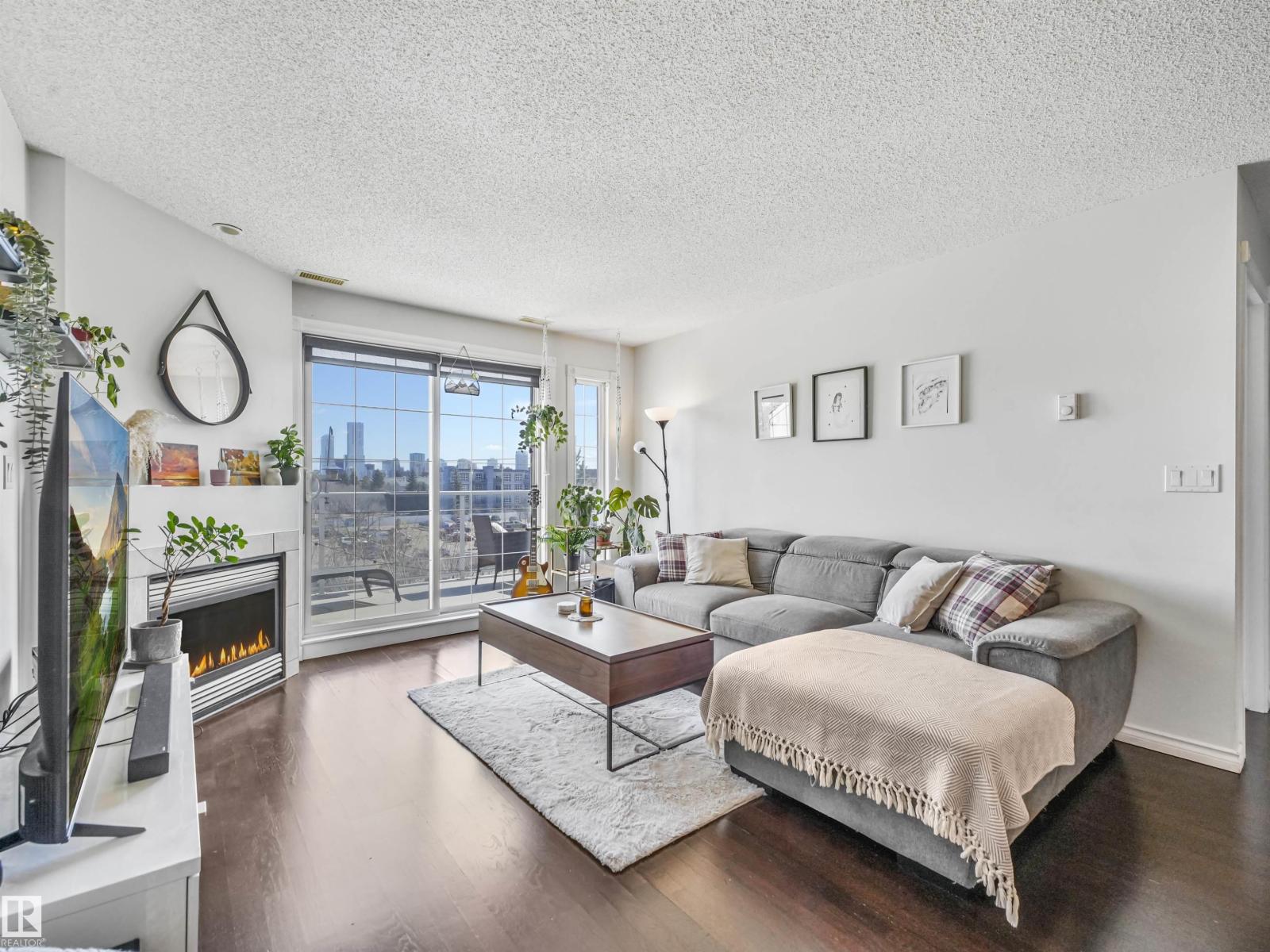 #401 12110 106 AV NW, Edmonton