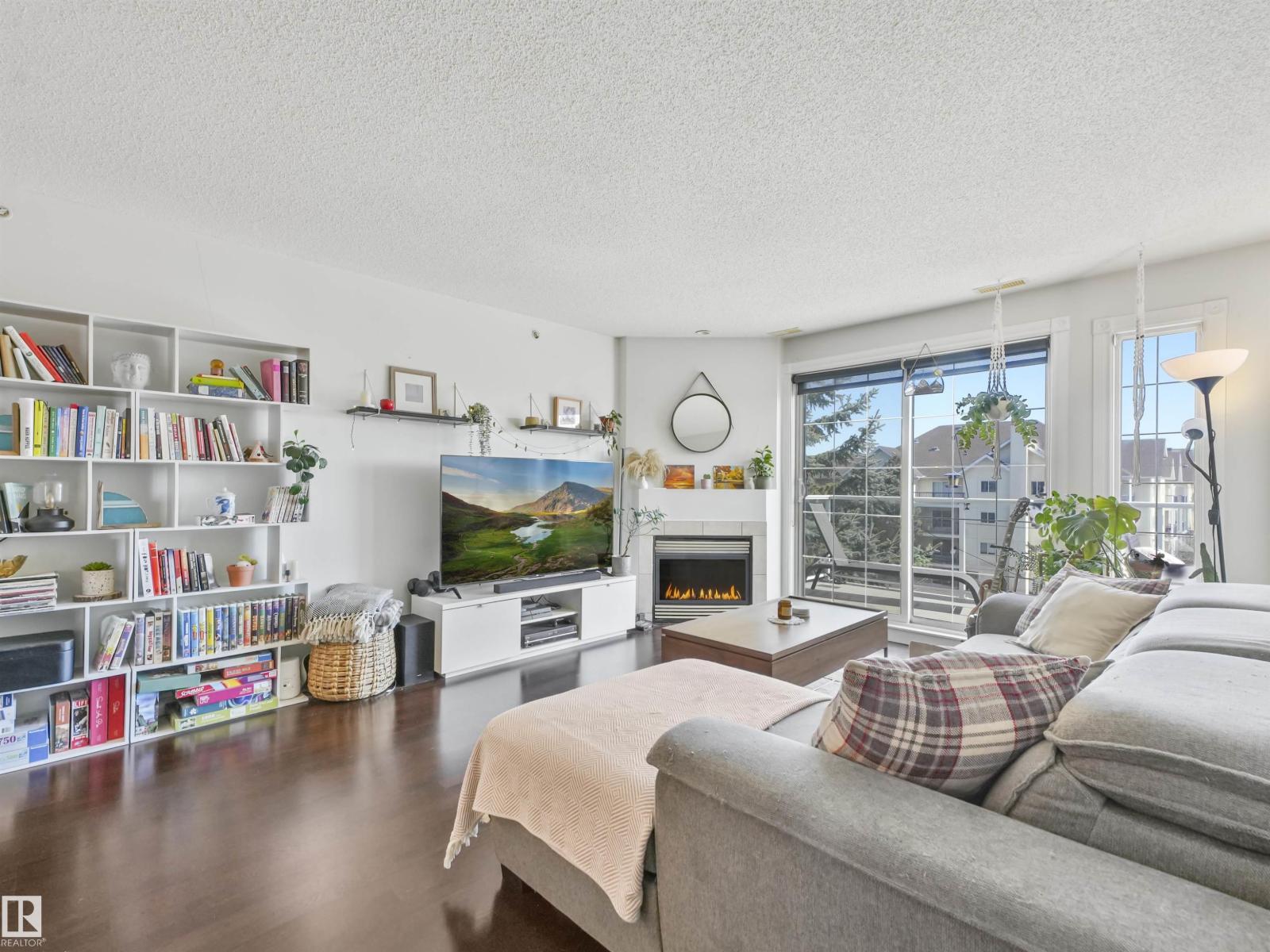 #401 12110 106 AV NW, Edmonton