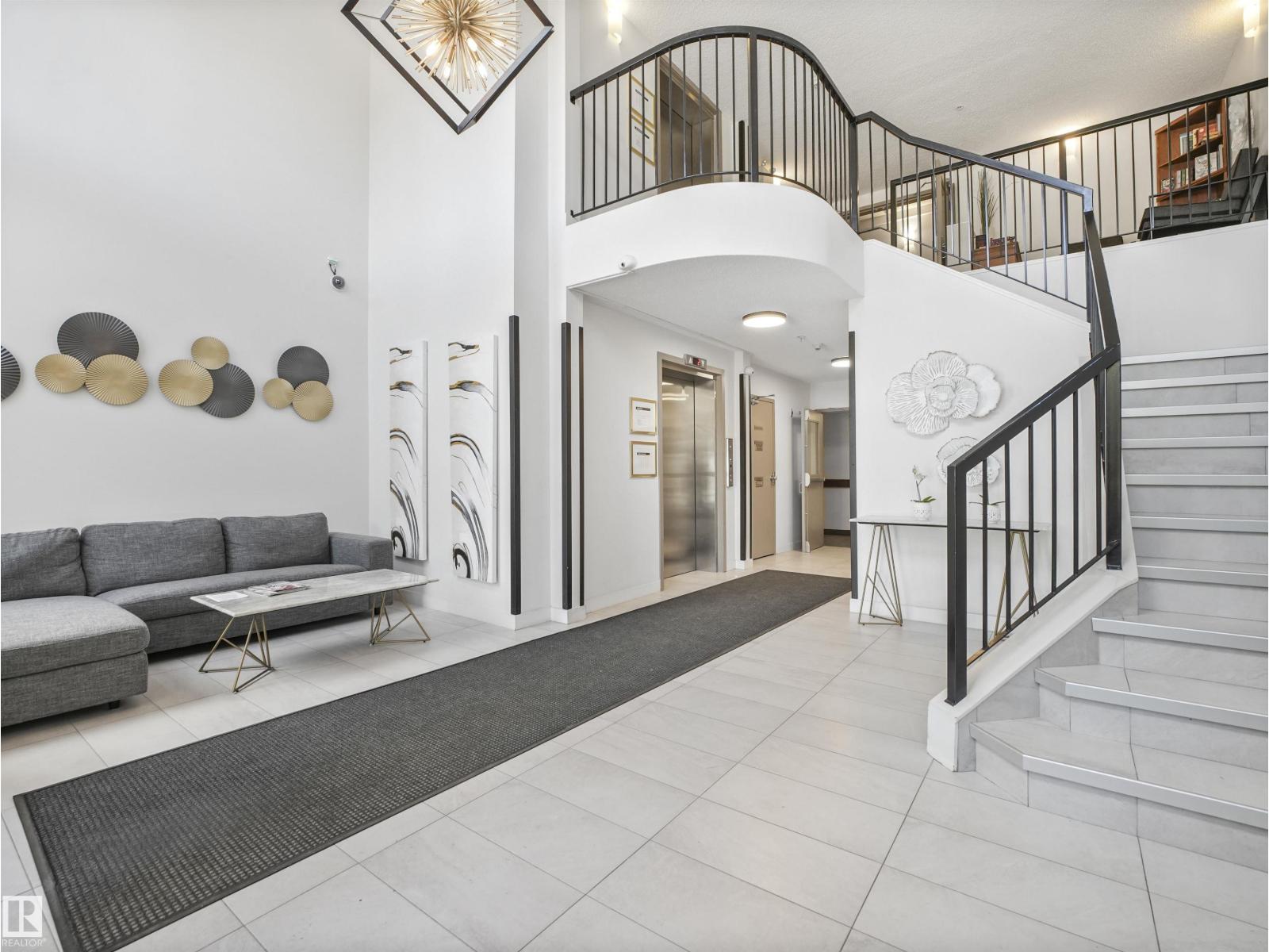 #401 12110 106 AV NW, Edmonton