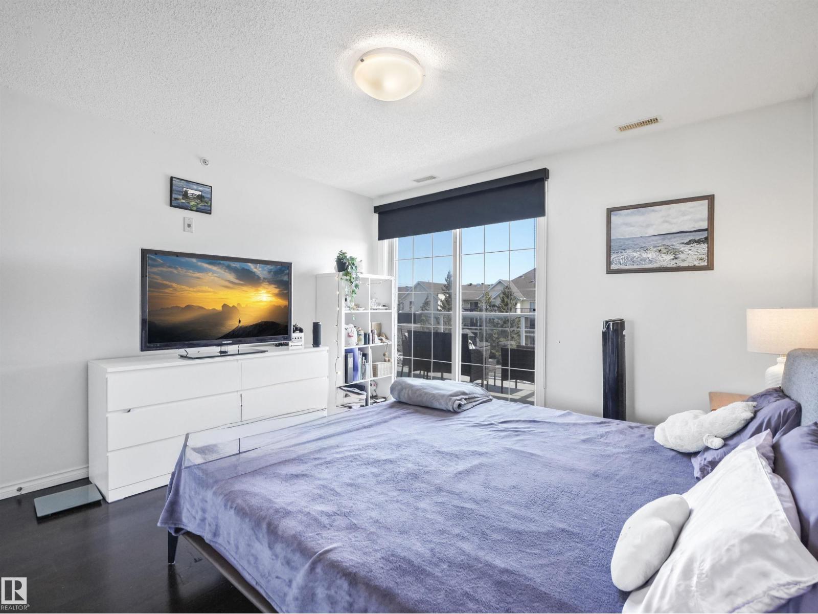 #401 12110 106 AV NW, Edmonton