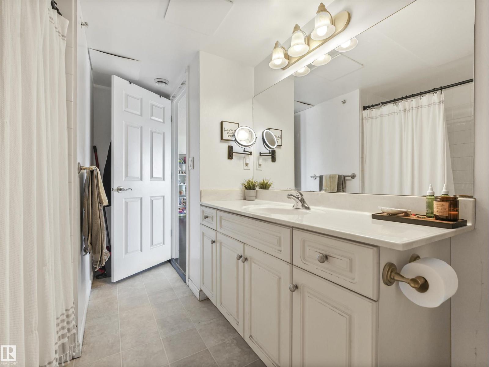 #401 12110 106 AV NW, Edmonton