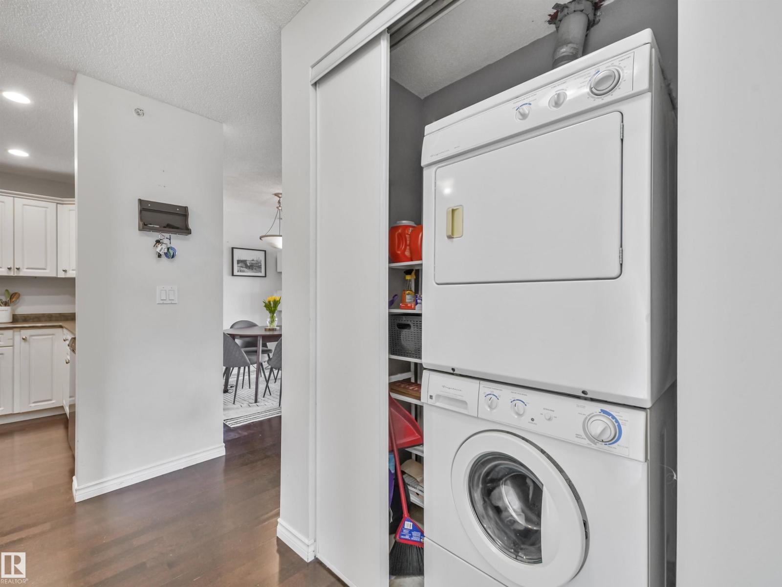 #401 12110 106 AV NW, Edmonton