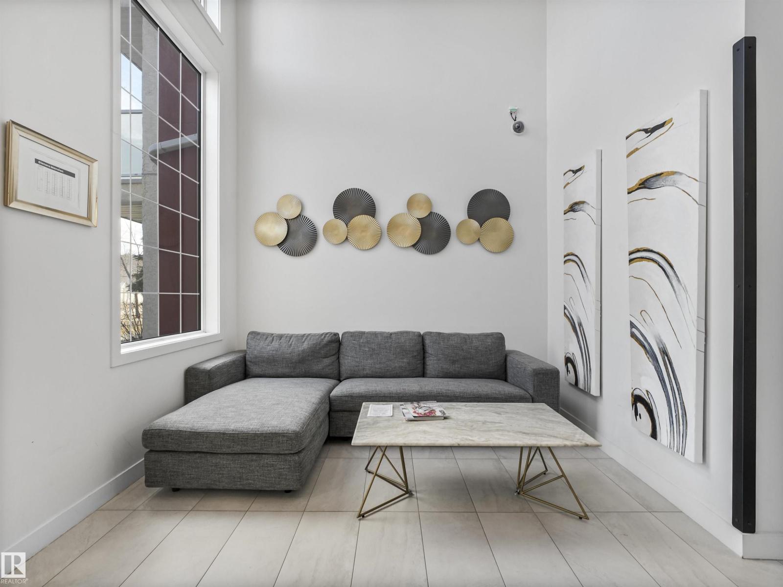 #401 12110 106 AV NW, Edmonton