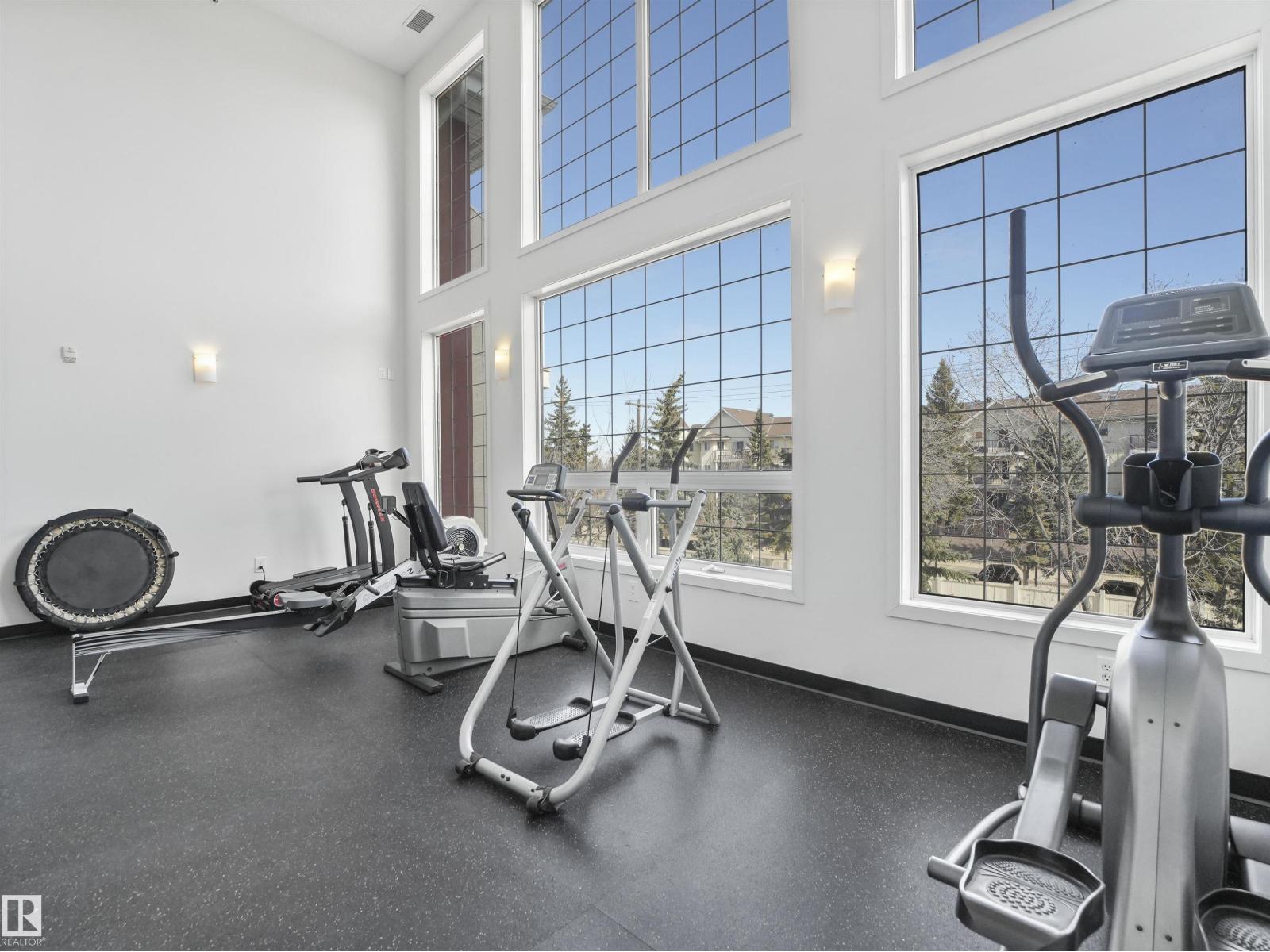 #401 12110 106 AV NW, Edmonton