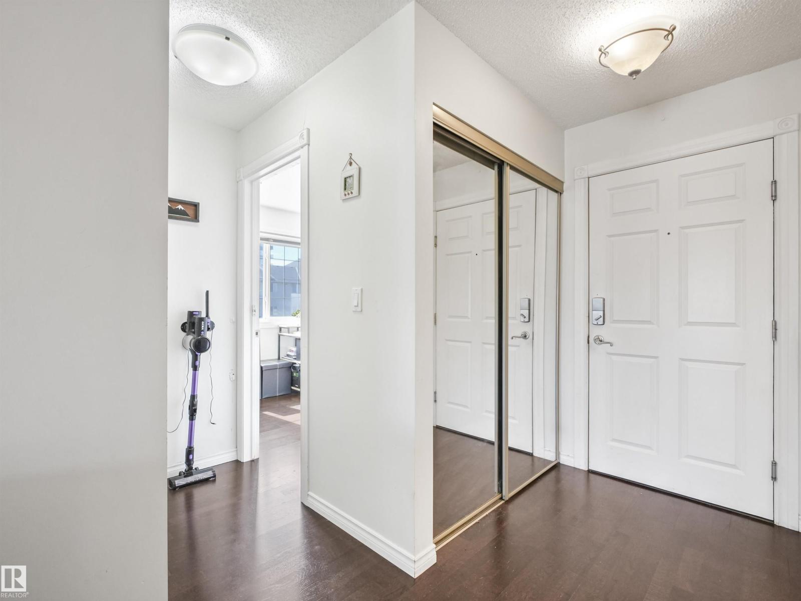 #401 12110 106 AV NW, Edmonton