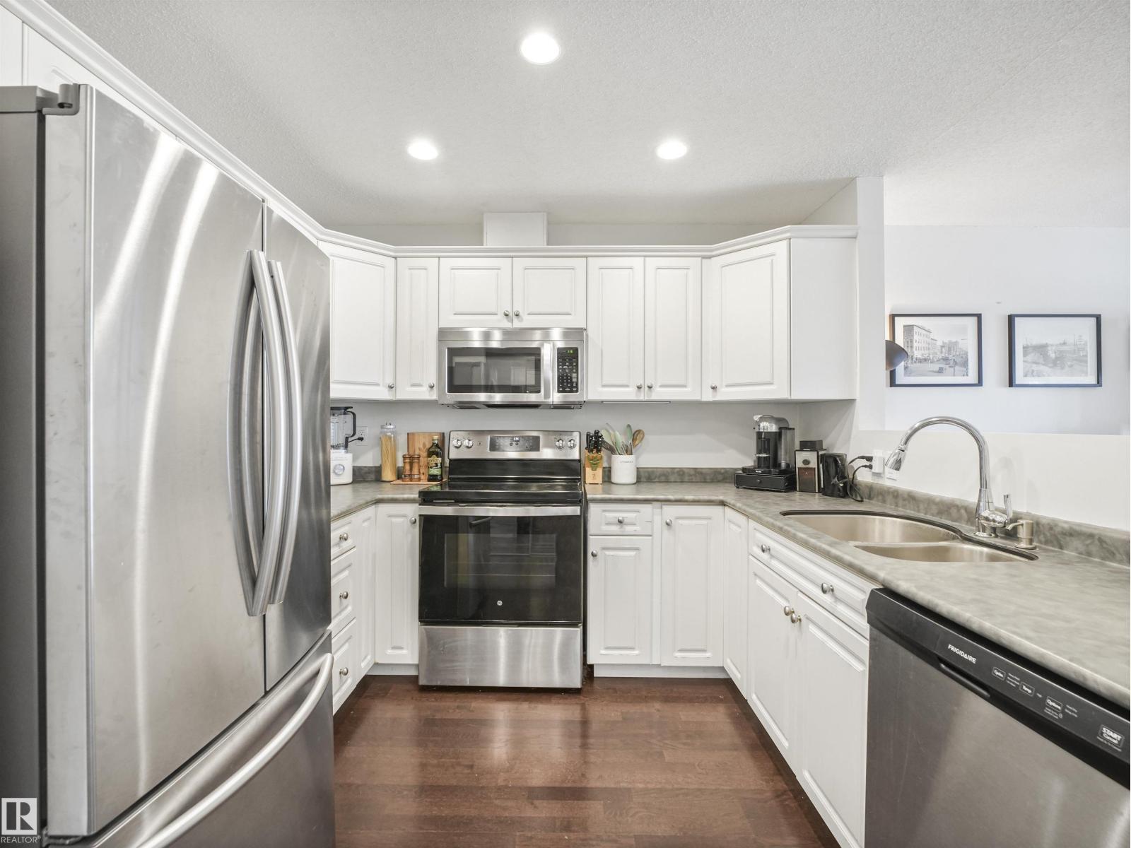 #401 12110 106 AV NW, Edmonton