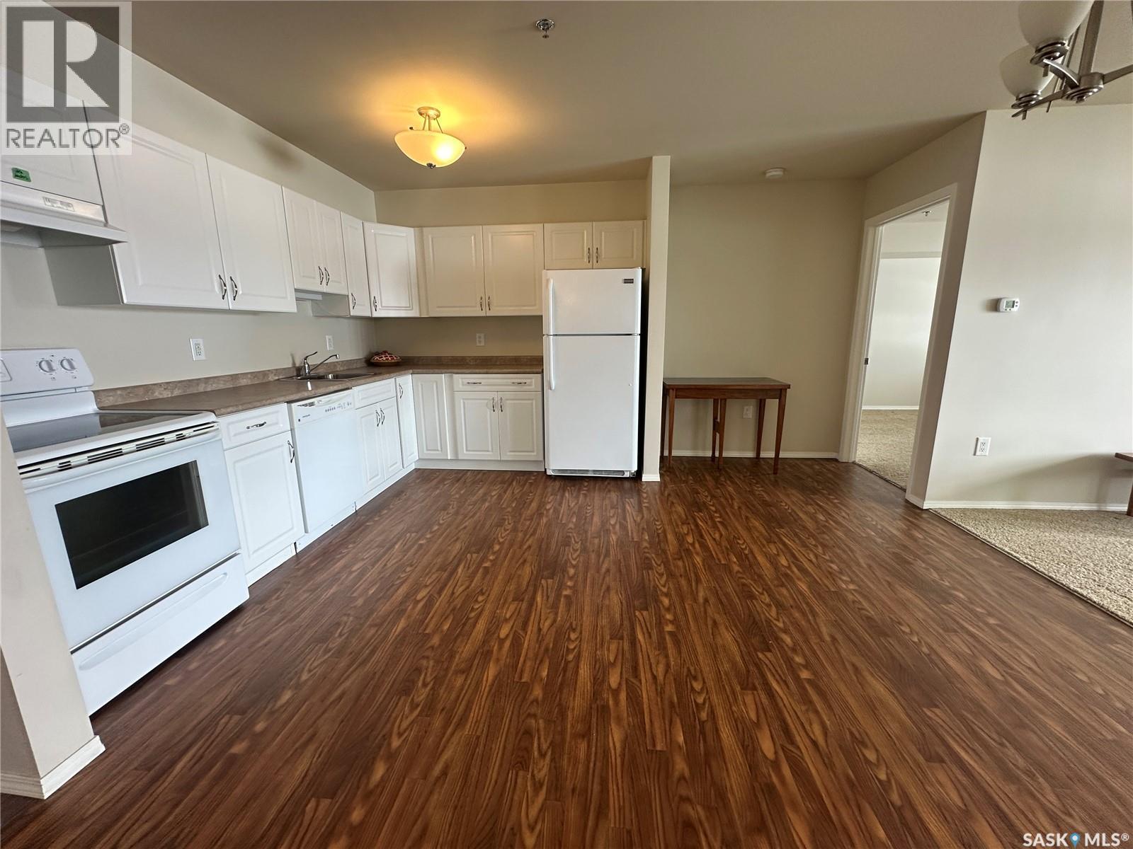 #300 601 110TH AVENUE - Image 3