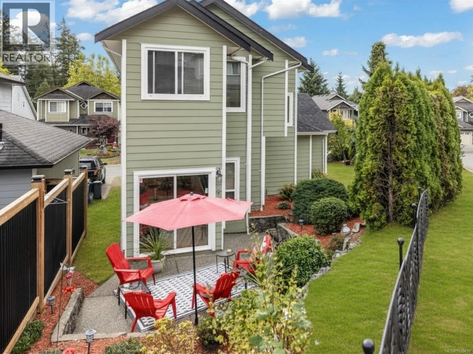 8 NEWSTEAD CRES - 23