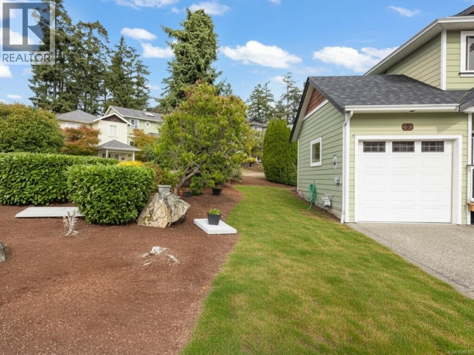 8 NEWSTEAD CRES - 22