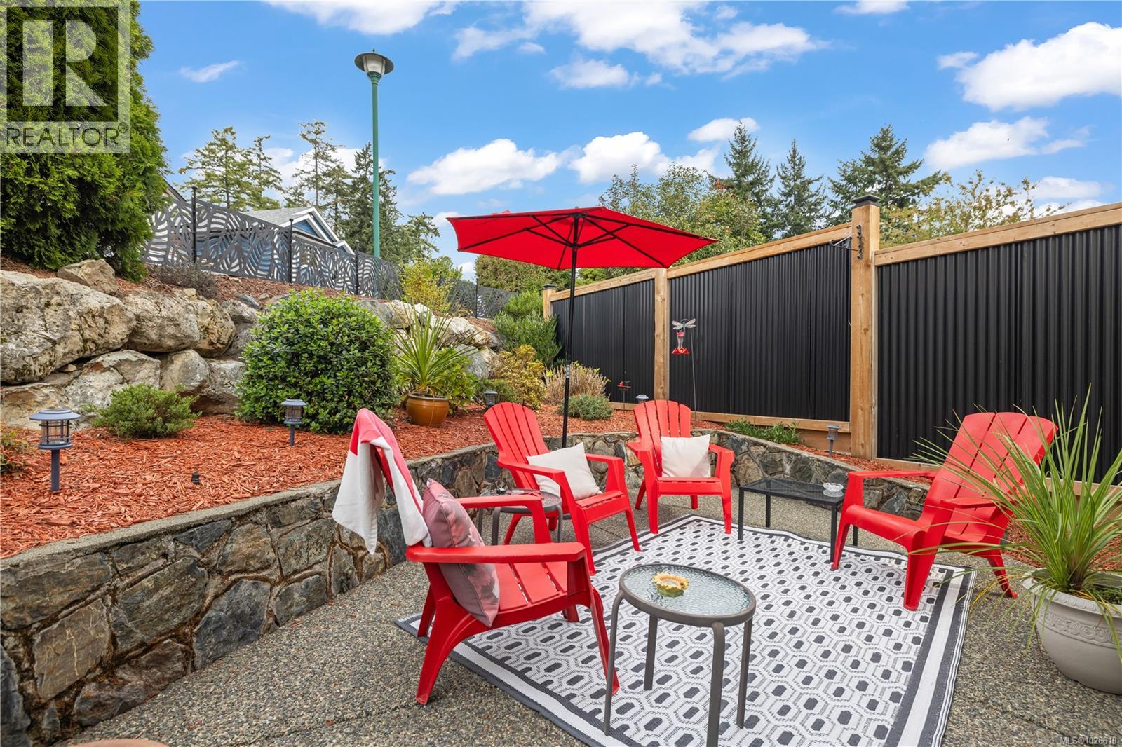 8 NEWSTEAD CRES - 12